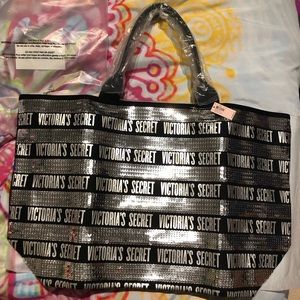 🚨Victoria’s Secret Large Sequin Tote Bag 🚨